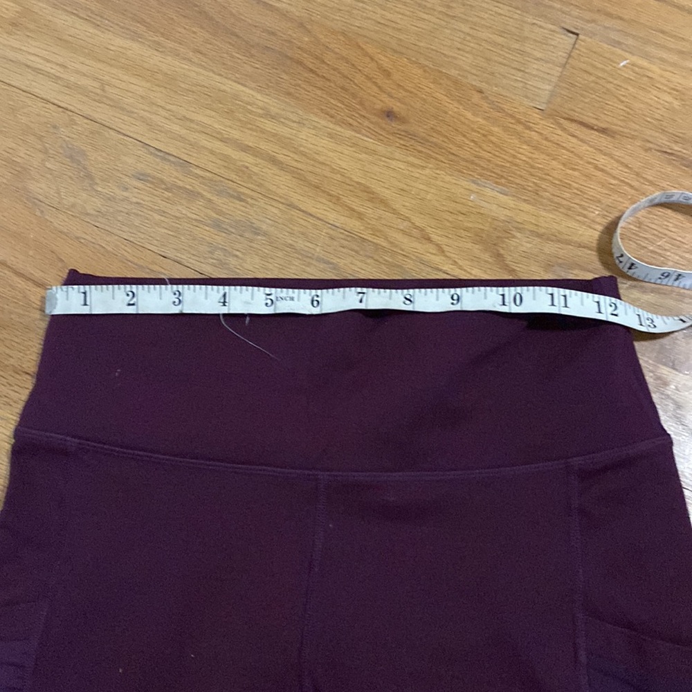 Fabletics Exercise Capris - Picture 7 of 8